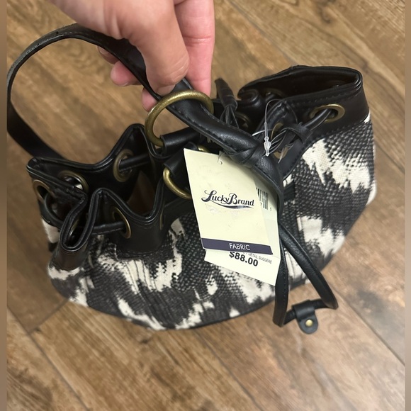 Lucky Brand Womens Bali Hai Sling Fabric Purse Black/White Geometric Pattern NWT - Picture 5 of 7